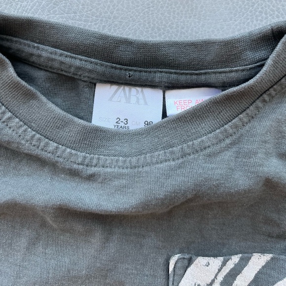 Zara zebra print pocket tee - Picture 2 of 4